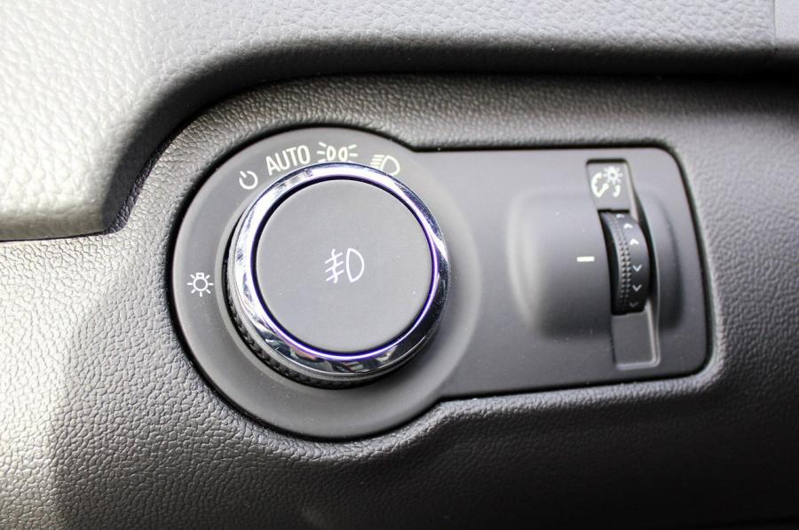  Buick Regal CXL 2011 года  (фото 12 из 47)